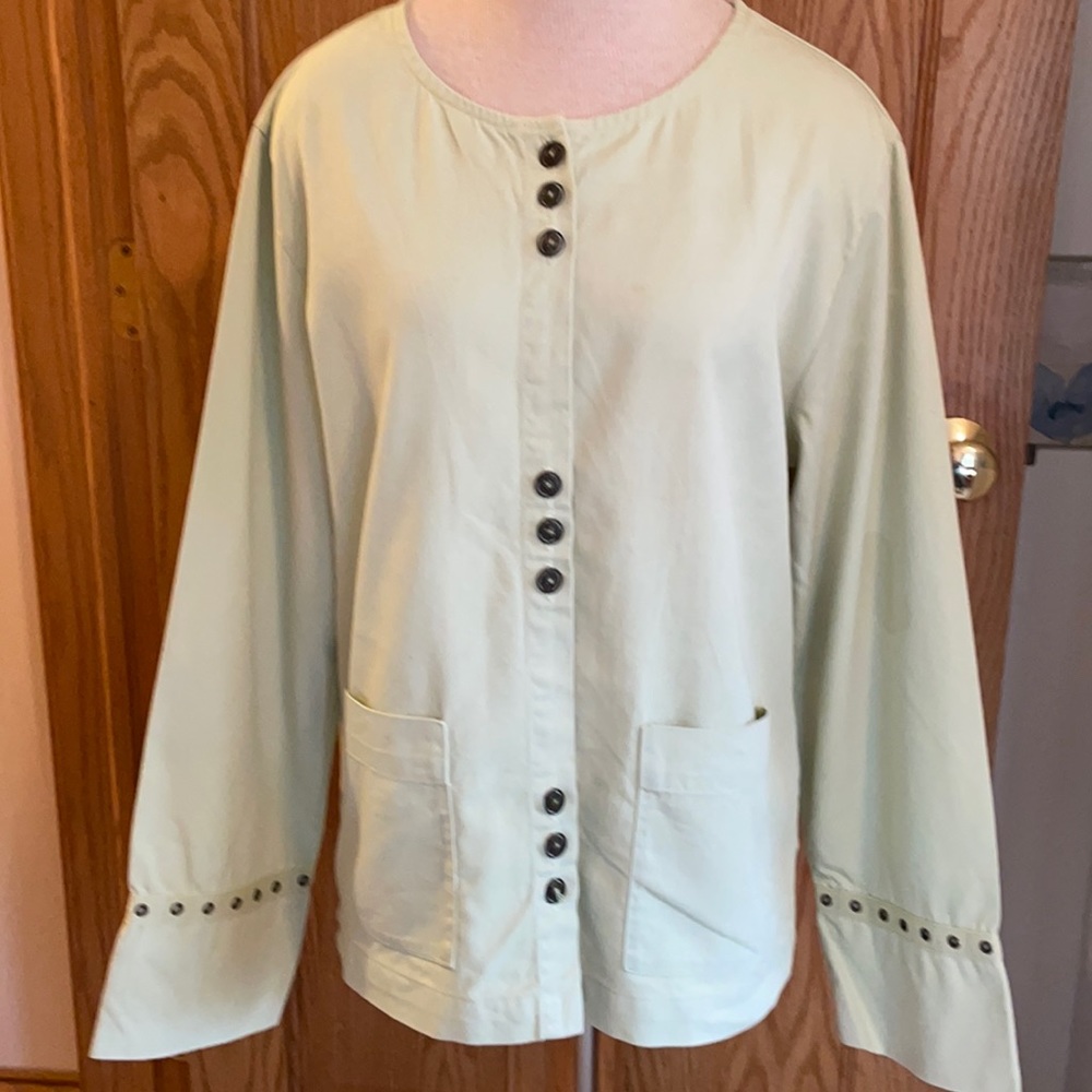 Light green button down long sleeve shirt/jacket